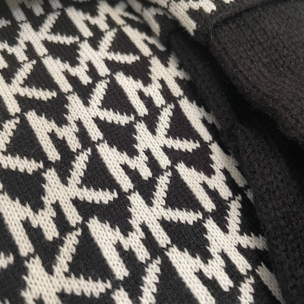 NWT Michael Kors Monogram Black and White 3-piece Boxed Winter Set - Picture 4 of 5